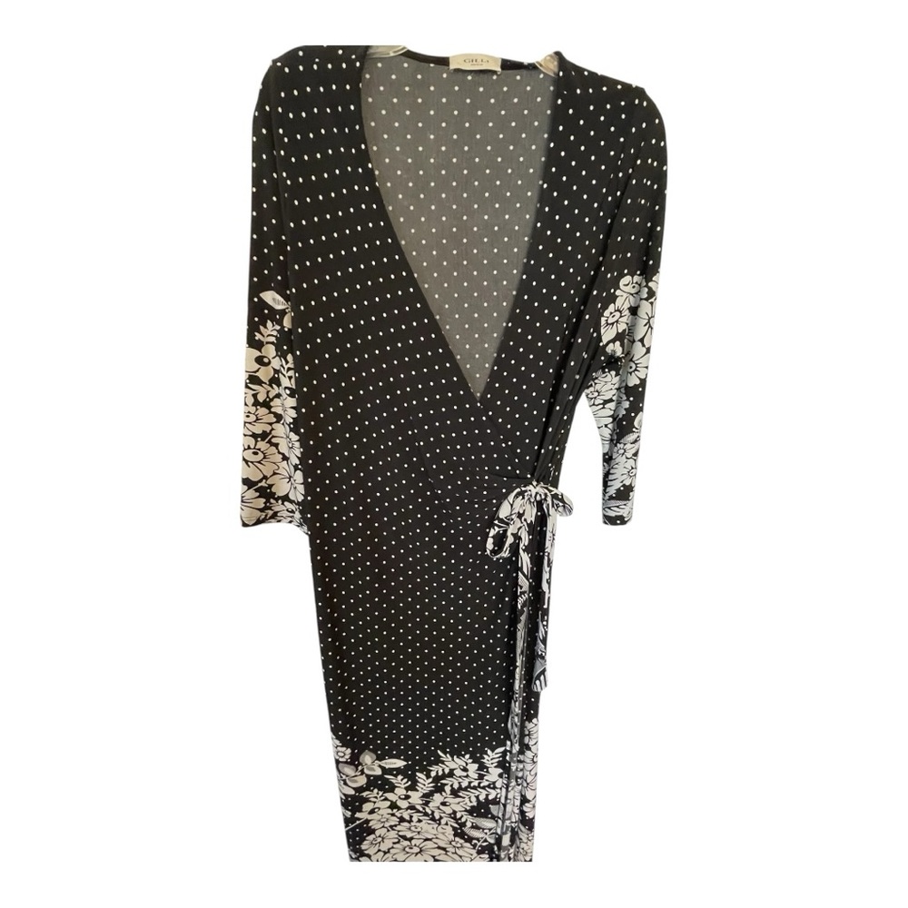 Gilli Black and White Wrap Sheath Dress